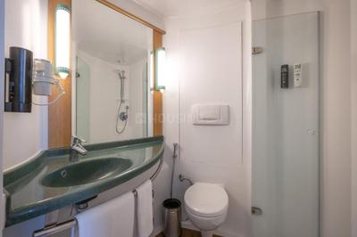 Bathroom Image of Singnature PG in Sector 45, Gurgaon