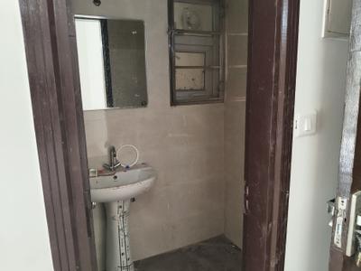 Bathroom Image of 550 Sq.ft 1 BHK Apartment / Flat for rent in Sector 19 Dwarka New Delhi for Rs. 23000