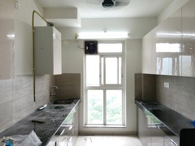 Kitchen Image of 1100 Sq.ft 3 BHK Apartment / Flat for rent in Godrej Emerald, Kasarvadavali Thane for Rs. 36500
