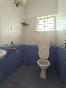 Bathroom Image of 550 Sq.ft 1 BHK Builder Floor for rent in Kodihalli Bengaluru for Rs. 26000