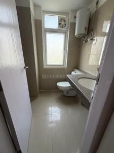 Bathroom Image of 1950 Sq.ft 4.5 BHK Apartment / Flat for sale in Emaar Palm Hills, Sector 77 Gurgaon for Rs. 25500000