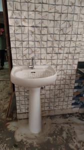Bathroom Image of 450 Sq.ft 1 BHK Apartment / Flat for rent in Keshtopur Kolkata for Rs. 9000
