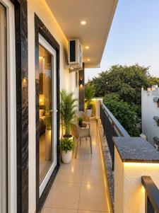 Balcony Image of Luxury Girls, Co living PG in Sector 21, Gurgaon