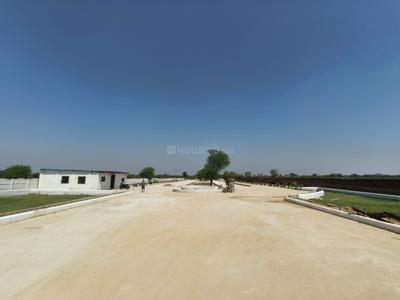 Image of 900 Sq.ft 3 BHK Farm House for sale in Laxmi Nagar, New Delhi for Rs. 2800000