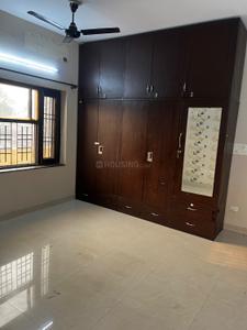 Bedroom Image of 950 Sq.ft 2 BHK Builder Floor for rent in Ramesh Nagar New Delhi for Rs. 27500