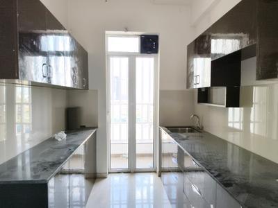 Kitchen Image of 1200 Sq.ft 3 BHK Apartment / Flat for rent in Runwal The Central Park Phase I, Chinchwad Pune for Rs. 41000