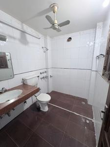 Bathroom Image of 2000 Sq.ft 3 BHK Builder Floor for rent in Karkardooma New Delhi for Rs. 50000