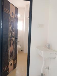Common Bathroom Image of 750 Sq.ft 2 BHK Apartment / Flat for sale in Kamdahari Kolkata for Rs. 2750000