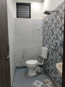 Common Bathroom Image of 750 Sq.ft 2 BHK Apartment / Flat for sale in Kambakshpur Noida for Rs. 3085451