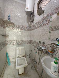 Bathroom Image of 600 Sq.ft 2 BHK Builder Floor for rent in Sector 8 Rohini New Delhi for Rs. 26000