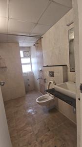 Saran Mulberry Woods Bathroom Two 4