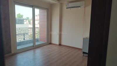 Bedroom Image of 2000 Sq.ft 3 BHK Builder Floor for sale in Safdarjung Enclave New Delhi for Rs. 65000000