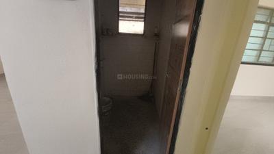 Bathroom Image of 661 Sq.ft 1 BHK Apartment / Flat for rent in Ram Society, Yerawada Pune for Rs. 19000
