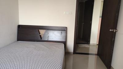 Bedroom Image of 650 Sq.ft 1 BHK Apartment / Flat for rent in Mantra Essence, Undri Pune for Rs. 18500