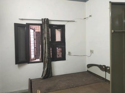 Bedroom Image of 720 Sq.ft 2 BHK Builder Floor for sale in Mukherjee Nagar New Delhi for Rs. 7000000