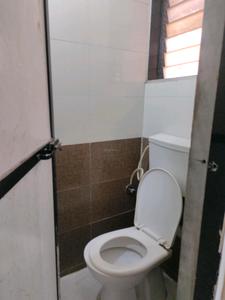 Common Bathroom Image of 650 Sq.ft 1 BHK Apartment / Flat for rent in Airoli Navi Mumbai for Rs. 22500