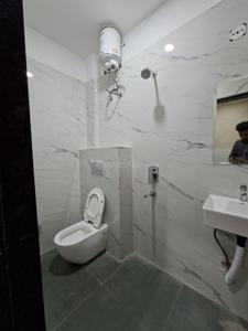 Bathroom Image of 531 Sq.ft 1 BHK Apartment / Flat for rent in Scheme 78 Indore for Rs. 16500