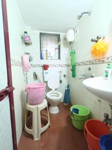 Bathroom Image of 617 Sq.ft 2 BHK Apartment / Flat for sale in Dahisar West Mumbai for Rs. 14000000