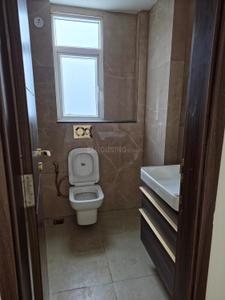 Bathroom Image of 1712 Sq.ft 3 BHK Independent House for rent in Smartworld Orchard, Sector 61 Gurgaon for Rs. 54999