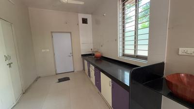 Kitchen Image of 2250 Sq.ft 4 BHK Independent House for rent in  Pramukh Zion, Sargasan Gandhinagar for Rs. 35000