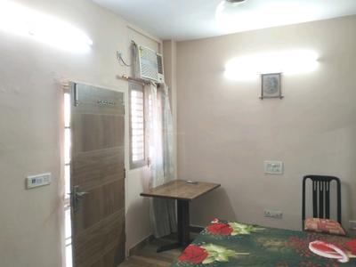 Bedroom Image of 300 Sq.ft 1 RK Builder Floor for rent in Punjabi Bagh New Delhi for Rs. 16000