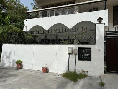 Image of 3200 Sq.ft 4 BHK Villa for rent in Panchsheel Park, New Delhi for Rs. 180000