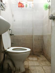Common Bathroom Image of 650 Sq.ft 1 BHK Apartment / Flat for rent in K R Puram Bengaluru for Rs. 14000