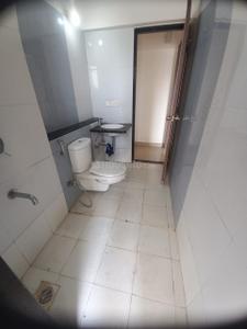 Bathroom Image of 590 Sq.ft 1 BHK Apartment / Flat for rent in Paranjape Blue Ridge, Hinjawadi Pune for Rs. 23000