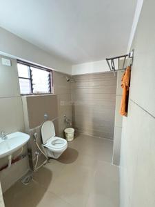 Bathroom Image of 1450 Sq.ft 4 BHK Independent House for rent in Atladara Vadodara for Rs. 25000