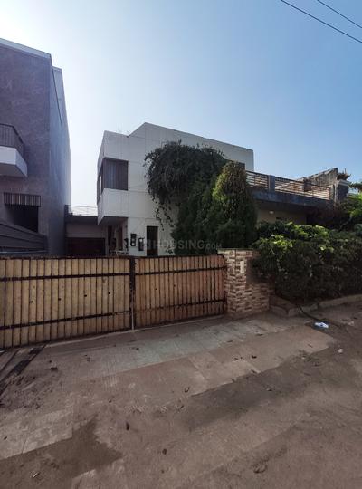1 KANAL FACING PARK OLD SINGLE STOREY Main Image 1