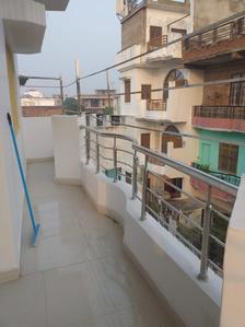 Balcony Image of 150 Sq.ft 1 RK Independent House for rent in Paharia Varanasi for Rs. 2700