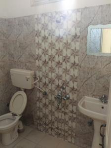 Bathroom Image of 900 Sq.ft 2 BHK Apartment / Flat for sale in Sahnewal Ludhiana for Rs. 1980000