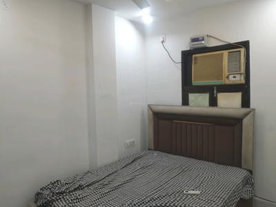 Bedroom Image of 450 Sq.ft 1 BHK Builder Floor for rent in Shalimar Bagh New Delhi for Rs. 20000