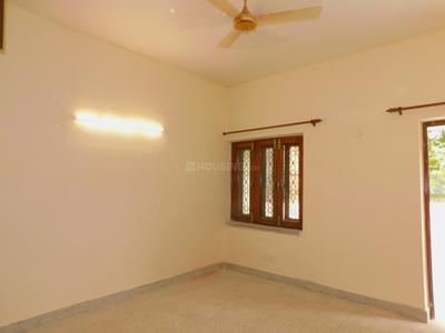 Bedroom Image of 900 Sq.ft 1 BHK Builder Floor for rent in Janakpuri New Delhi for Rs. 23000