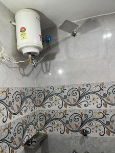 Bathroom Image of 350 Sq.ft 1 RK Apartment / Flat for rent in Amaniganj Ayodhya for Rs. 8000