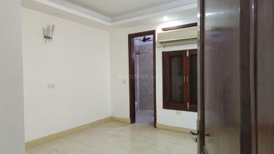 Bedroom Image of 1600 Sq.ft 3 BHK Builder Floor for rent in Kailash Colony New Delhi for Rs. 80000