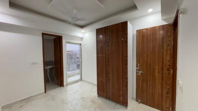 Bedroom Image of 1080 Sq.ft 2 BHK Builder Floor for sale in Sector 101 Noida for Rs. 4200000