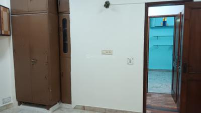 Bedroom Image of 1800 Sq.ft 3 BHK Builder Floor for rent in East Of Kailash New Delhi for Rs. 50000