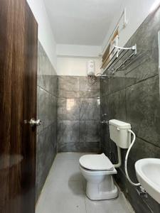 Bathroom Image of 200 Sq.ft 1 RK Studio for rent in Anurag Nagar Indore for Rs. 12500