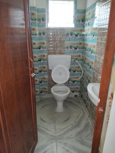 Bathroom Image of 500 Sq.ft 1.5 BHK Apartment / Flat for sale in Mukundapur Kolkata for Rs. 1300000