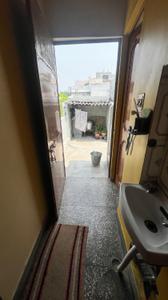 Bedroom Image of 550 Sq.ft 1 BHK Builder Floor for rent in Malka Ganj New Delhi for Rs. 22000