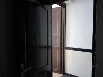 Servant Room Image of 1725 Sq.ft 3 BHK Apartment / Flat for sale in Amrapali Platinum, Sector 119 Noida for Rs. 14500000