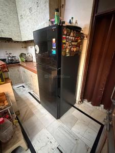 Kitchen Image of 1000 Sq.ft 3 BHK Builder Floor for sale in Moti Nagar New Delhi for Rs. 8500000