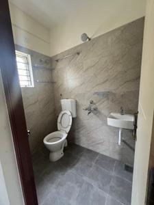 Bathroom Image of 1000 Sq.ft 3 BHK Independent House for rent in Anna Nagar West Extension Chennai for Rs. 35000