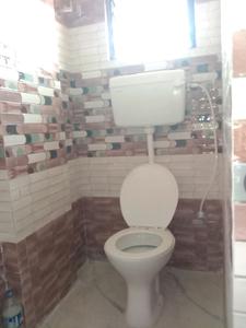 Common Bathroom Image of 880 Sq.ft 2 BHK Apartment / Flat for sale in Nagerbazar Kolkata for Rs. 4050000