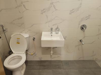 Bathroom Image of 989 Sq.ft 2 BHK Apartment / Flat for sale in Kumar Primeview, Hadapsar Pune for Rs. 6000000