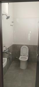 Bathroom Image of 800 Sq.ft 1 BHK Apartment / Flat for rent in Manikonda Hyderabad for Rs. 24000