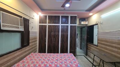 Bedroom Image of 400 Sq.ft 1 BHK Apartment / Flat for rent in Pitampura New Delhi for Rs. 20100