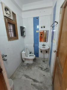 Bathroom Image of 950 Sq.ft 2 BHK Builder Floor for rent in Vaishali Ghaziabad for Rs. 22000