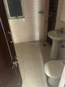 Bathroom Image of 1135 Sq.ft 2.5 BHK Apartment / Flat for rent in Prateek Laurel, Sector 120 Noida for Rs. 25500